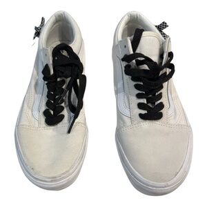 Vans White Sneakers with Black Laces EUC  #CBOX5